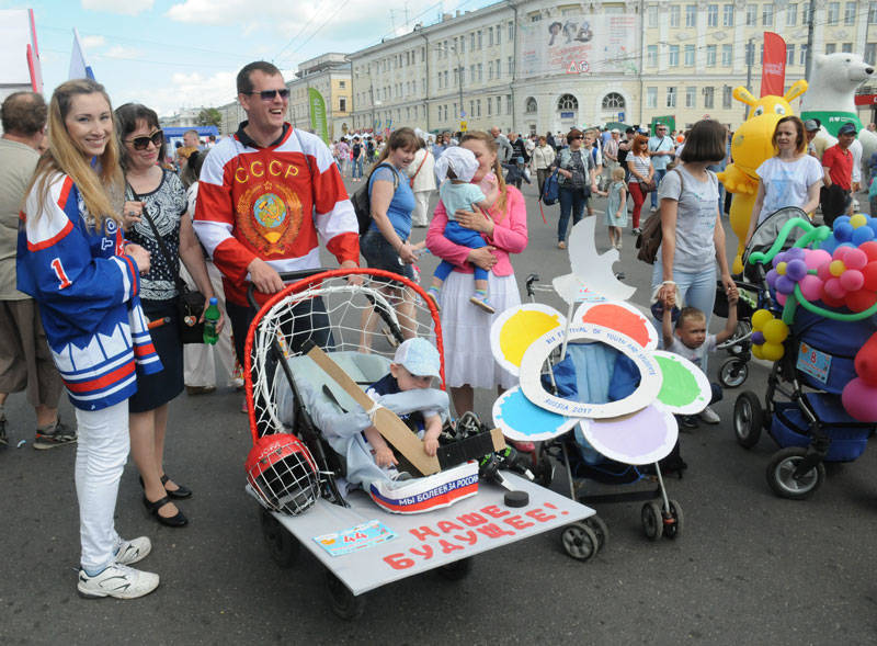 Тысячи нижегородцев пришли на День города (фоторепортаж)