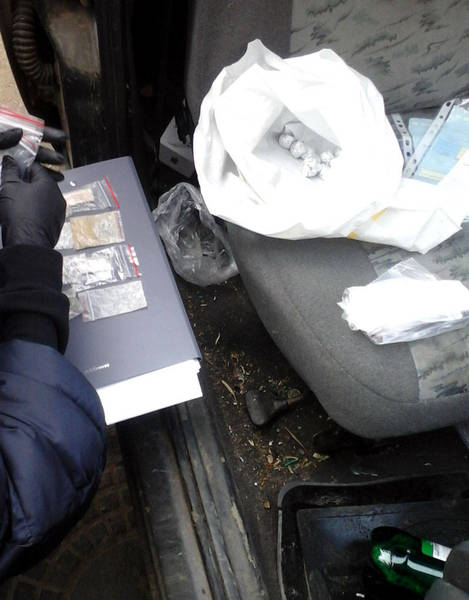 В Нижегородской области сотрудники Росгвардии обнаружили в остановленном автомобиле 46 пакетов с белым порошком