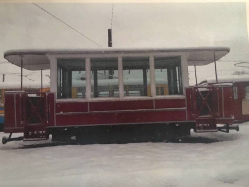 Старинный трамвайный вагон образца 1896 года появился на Большой Покровской