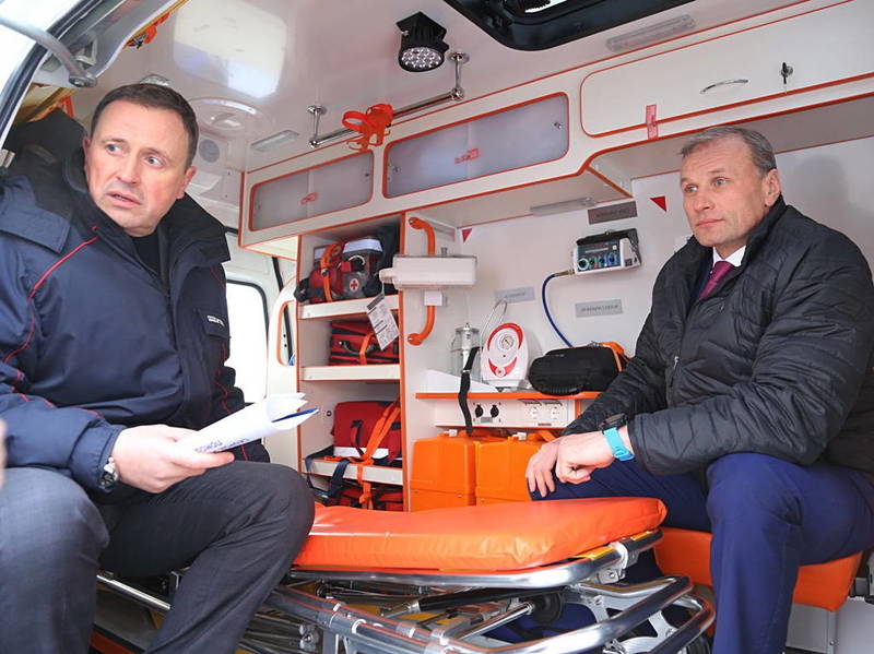 Главные врачи учреждений здравоохранения Нижегородской области получили ключи от новых автомобилей скорой медицинской помощи (СМП) «Соболь 4х4»