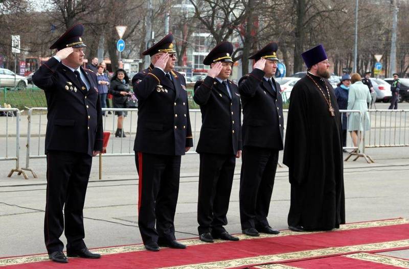 Полиция Нижегородской области перешла на ношение летнего форменного обмундирования