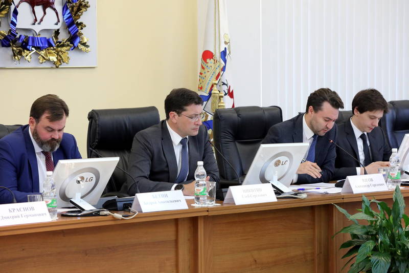 Глеб Никитин провел заседание регионального оргкомитета форума «Россия – спортивная держава»