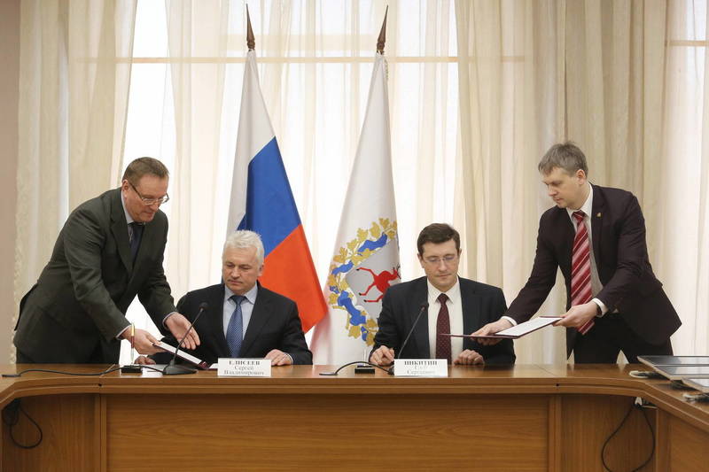 Глеб Никитин и президент Всероссийской федерации самбо Сергей Елисеев подписали соглашение о сотрудничестве