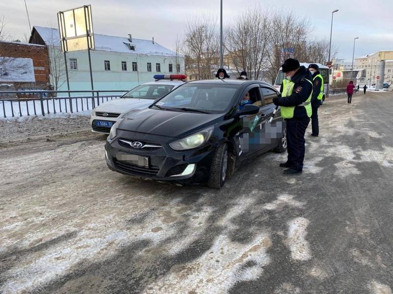 В Нижнем Новгороде проверили работу такси